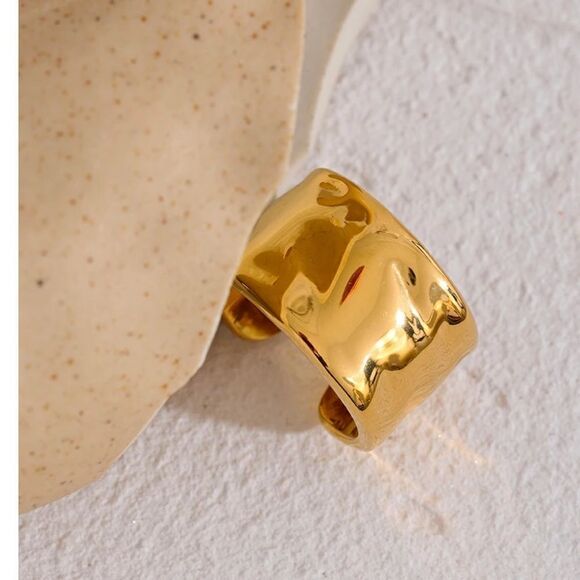 #35 NEW Unique Gold Chunky Ring - Picture 3 of 11